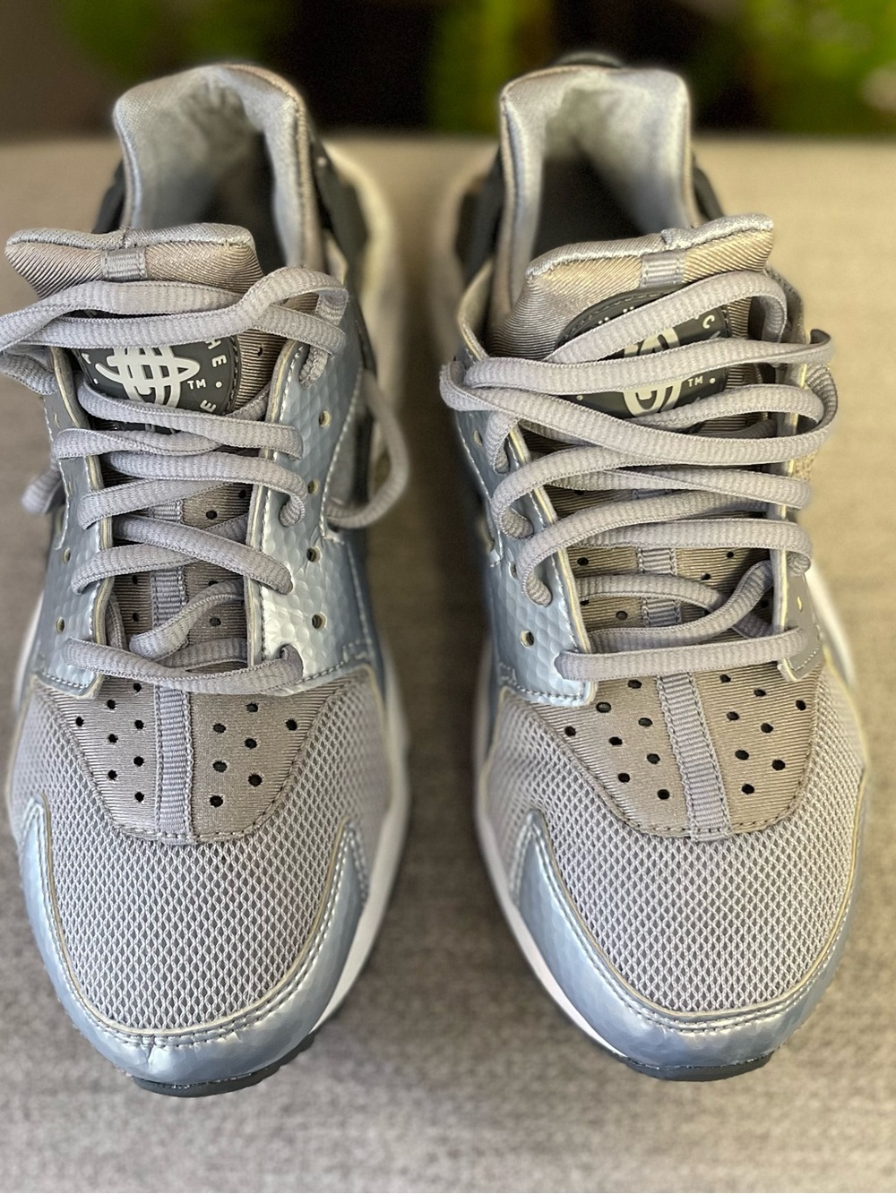 Nike Air Huarache Run Silver Women's Shoes Size 6.5